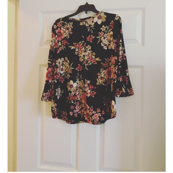 3/4 Sleeve Top - Picture 2 of 2